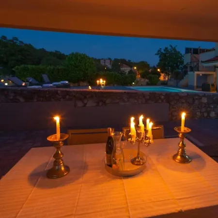 Charming Peso Ugljane