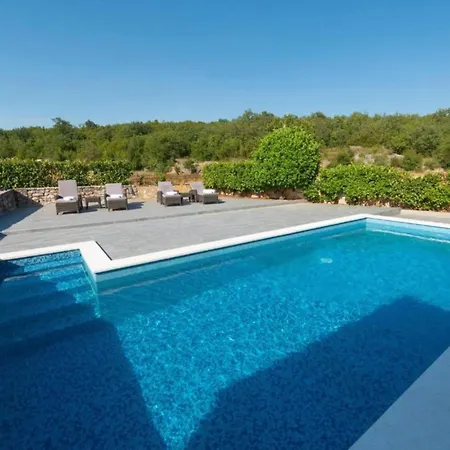 Charming Peso Villa Ugljane